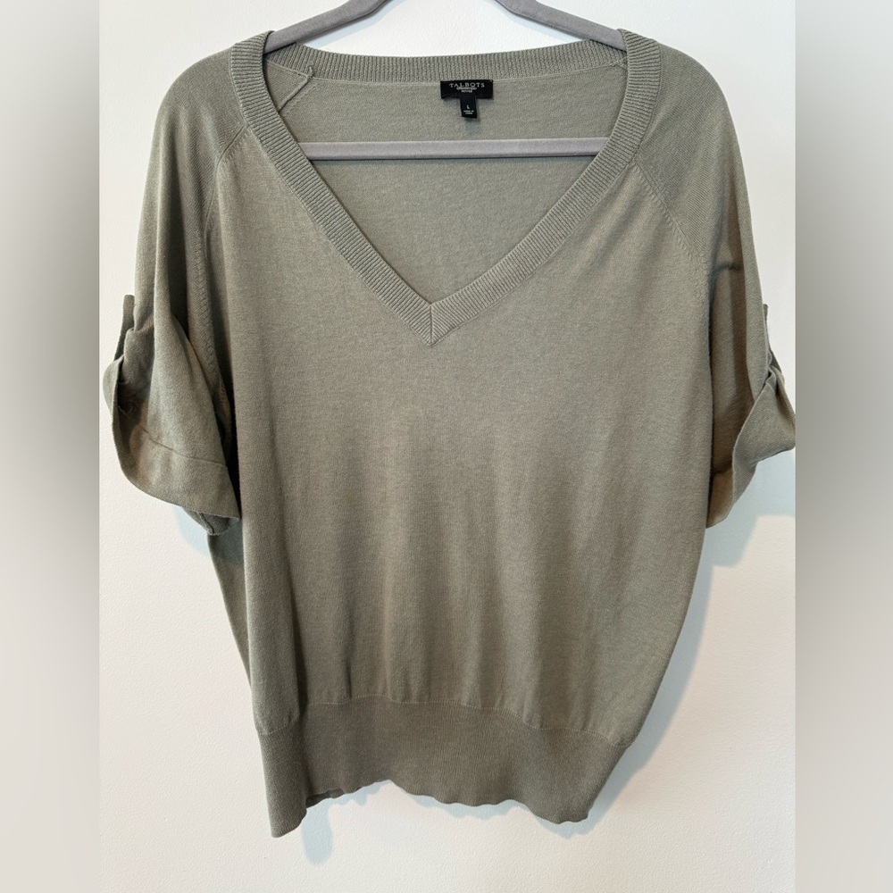 Talbots Women’s V-Neck Short sleeve sweater Size Petite L color:green “laurel”